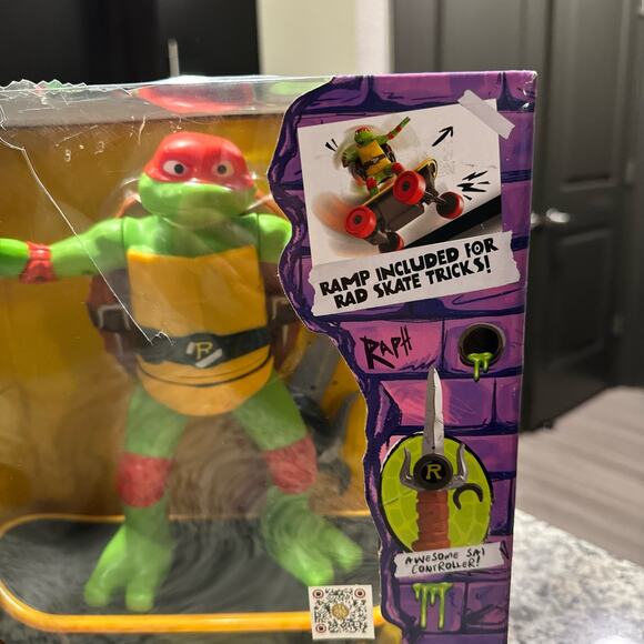 Ninja Turtles TMNT Raphael Cowabunga Skate RC Nickelodeon Funrise NEW IN BOX - Picture 4 of 9